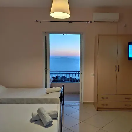 Let Hotel Lukove