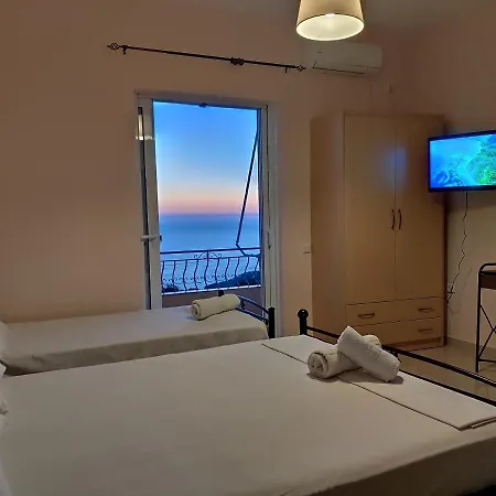 Hotel Let *